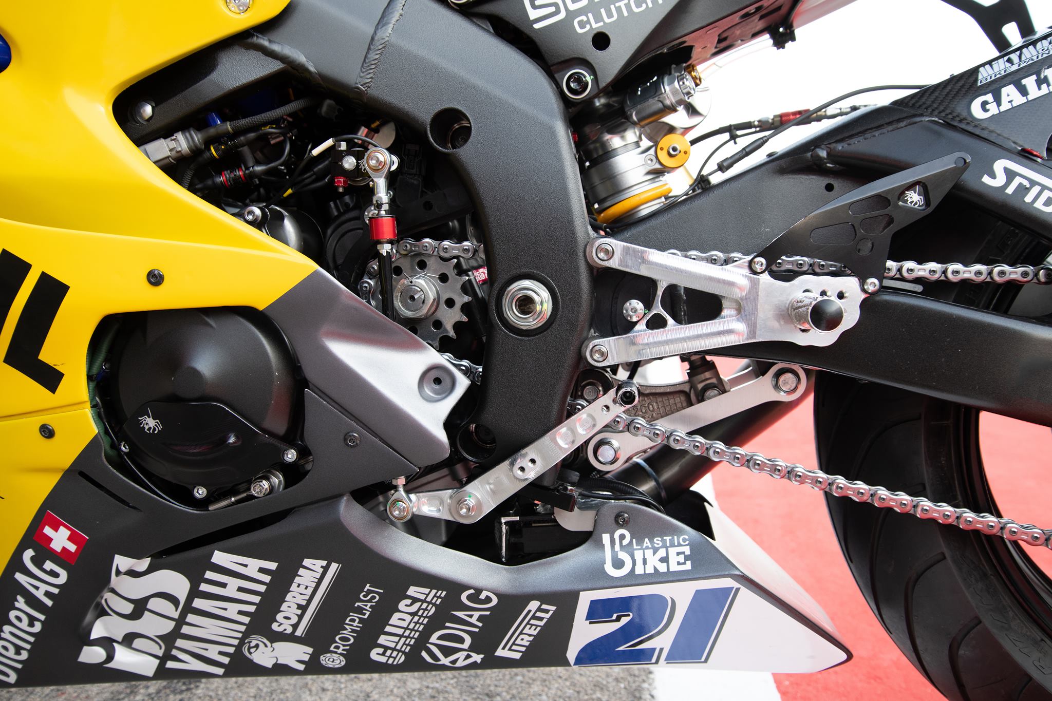 SPIDER Rearsets YAMAHA YZFR6 20172019 FREE UK DELIVERY